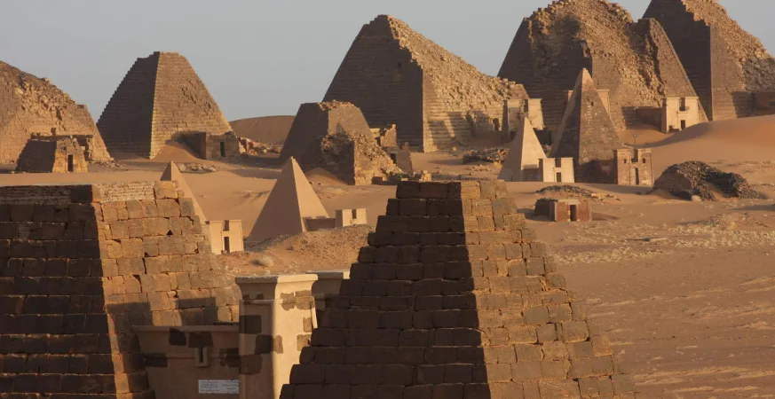 حضارة في طريق الهاوية بقلم / ابراهيم الدهش 5 - CJ العربية pyramids of meroe sudan - CJ العربية