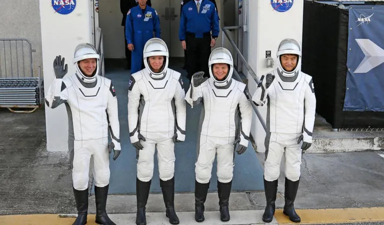 تأجيل مهمة سبيس إكس لإعادة رواد فضاء ستارلاينر إلى الأرض بسبب عطل هيدروليكي 7 - CJ العربية spaceteam - CJ العربية