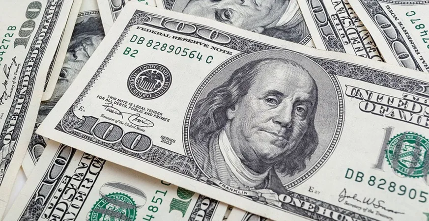 توقعات بوقف خفض الفائدة تدفع العملة لأفضل أداء أسبوعي منذ عام 2022 5 - CJ العربية IMG 0003 - CJ العربية