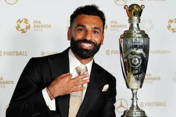 محمد صلاح يصنع التاريخ بفوزه بجائزة أفضل لاعب في الدوري الإنجليزي الممتاز للمرة الثالثة 6 - CJ العربية IMG 0475 - CJ العربية