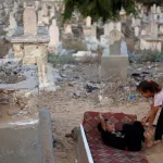 عبير المعداوي تكتب عن قناع الفتاة الباسمة ، أكان خلود من عمق النهر