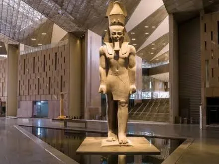 المتحف المصري الكبير