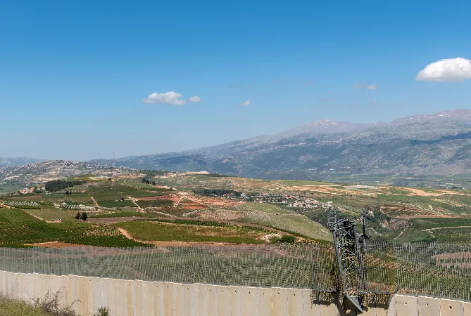 الجدار الازرق