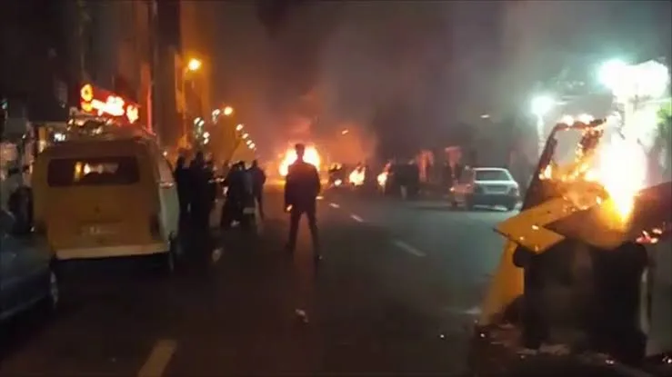 احتجاجات عارمة تهز العاصمة الإيرانية وترامب يصرح "إيران في ورطة كبيرة" 6 - CJ العربية مظاهرات ايران