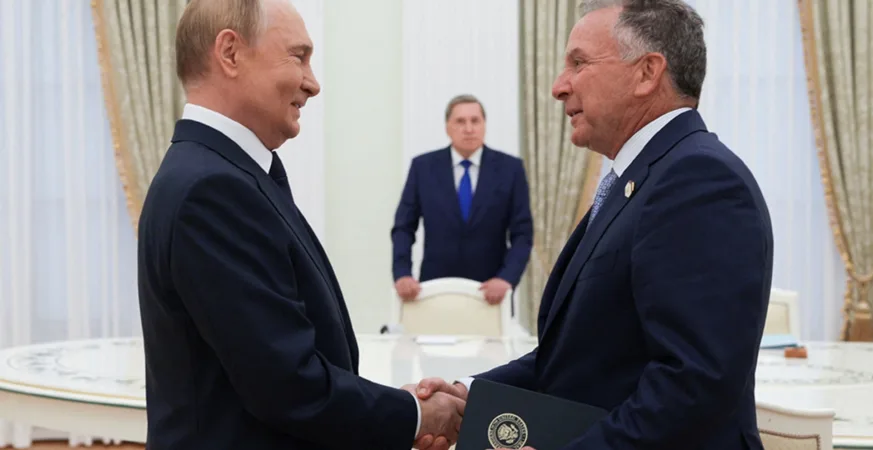 تفاصيل "اتفاق الأربع ساعات" بين بوتين وويتكوف لإنهاء حرب أوكرانيا 11 - CJ العربية ماراثون موسكو - مباحثات بوتين/ ويتكوف / ©️Castle Journal