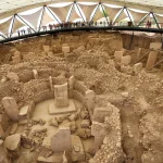 حرب العملات 2026: “بريكس” تقصف حصون الدولار والذهب يقفز فوق الـ 5500 دولار